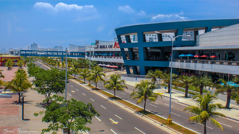 Mall of Asia - Biggest shopping Mall in the Philippines